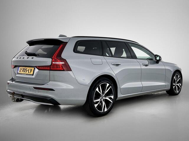 Volvo V60 2.0 B4 Plus Dark | Stoelverwarming | 19 Inch wielen | trekhaak |
