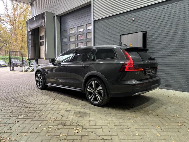 Volvo V60 CROSS COUNTRY B5 AWD Plus Bright | Panoramadak | 360° Camera | ACC | harman/kardon | BLIS | 19 Inch