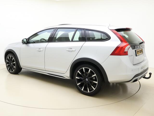 Volvo V60 CROSS COUNTRY T5 245pk Automaat Polar+ / 19'' Bor / Schuif-/kanteldak / El. Stpelen / Dubbel glas / Afn. Trekhaak / Kinderzitjes / H&K Audio / Keyless / Stoel + stuurw. verwarming / PDC + CAM / ACC / BLIS /