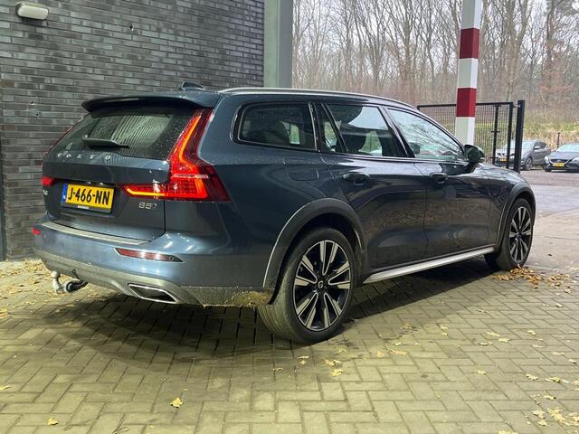 Volvo V60 CROSS COUNTRY B5 AWD Pro | Massage | Head-Up | Panoramadak | ACC | Trekhaak | BLIS