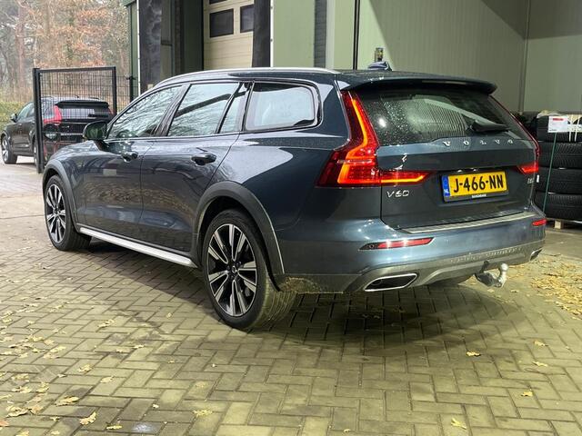 Volvo V60 CROSS COUNTRY B5 AWD Pro | Massage | Head-Up | Panoramadak | ACC | Trekhaak | BLIS