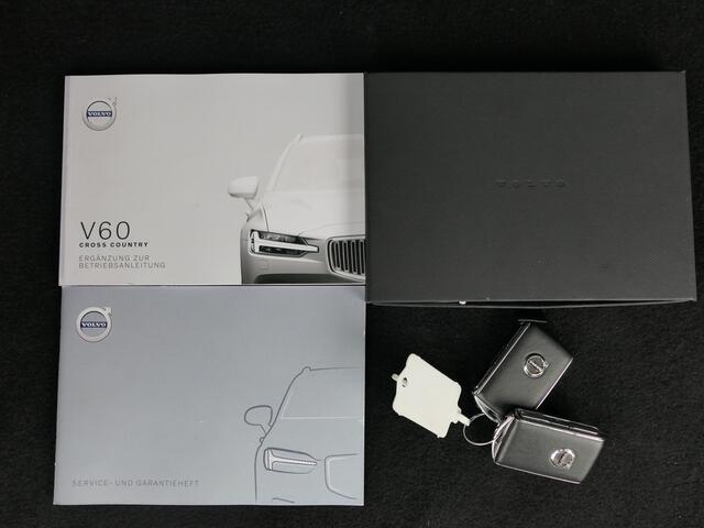 Volvo V60 CROSS COUNTRY T5 AWD AUT 12MND garantie / 360° camera / Apple ca