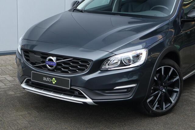 Volvo V60 CROSS COUNTRY 2.0 D3 Polar+ / Camera / Schuifdak