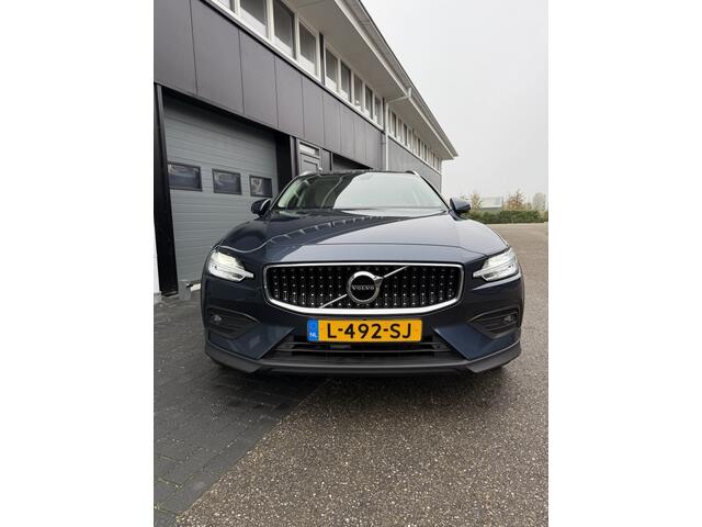 Volvo V60 CROSS COUNTRY 2.0 B5 AWD Pro