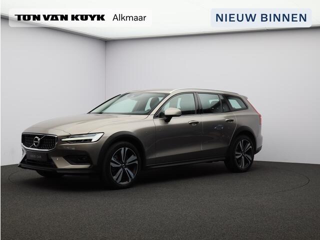Volvo V60 CROSS COUNTRY 2.0 B5 AWD Pro / Trekhaak / Lederen Bekleding / Elektrisch Verst. Stoelen / Stoel+Stuurverwarming / Adaptive Cruise / BLIS / Keyless /