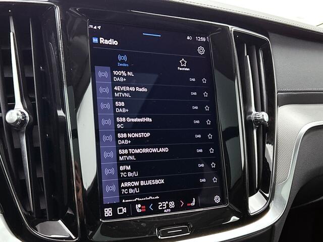 Volvo V60 CROSS COUNTRY 2.0 B5 AWD Ultimate | Leder | Panorama dak |