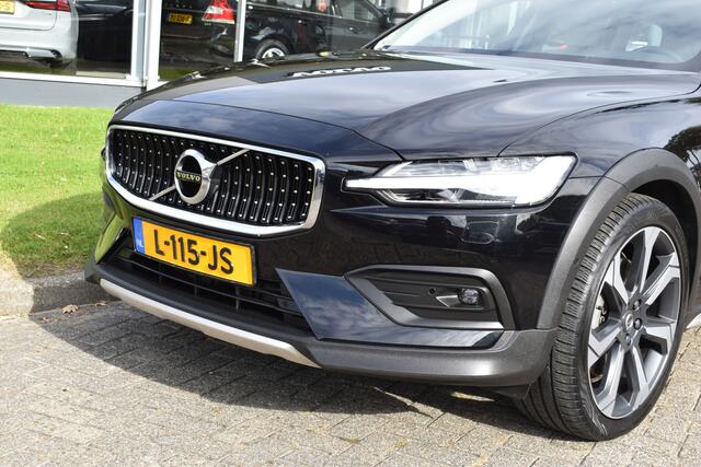 Volvo V60 CROSS COUNTRY B5 265PK Automaat AWD Pro | Trekhaak | ACC | Blis | Camera | Styling kit | 20"LMV