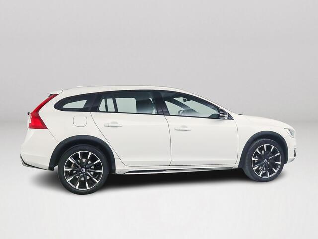 Volvo V60 CROSS COUNTRY 2.0 D3 Polar+ | Parkeersensoren achter | Stoelverwarming | Cruise control | Trekhaak