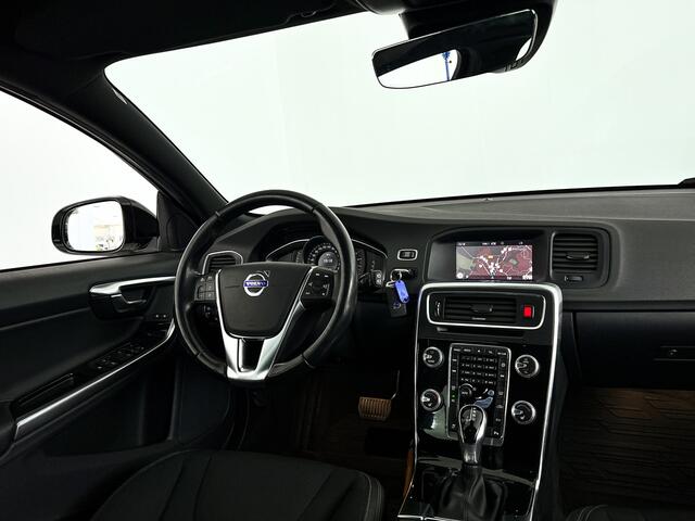 Volvo V60 CROSS COUNTRY 2.0 D3 Polar+ | Parkeersensoren achter | Stoelverwarming | Cruise control | Trekhaak