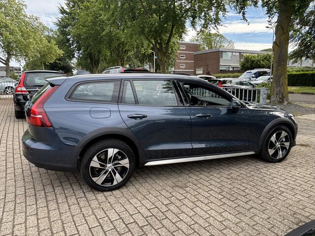 Volvo V60 CROSS COUNTRY 2.0 B5 AWD Pro Panorama dak Keyless On call