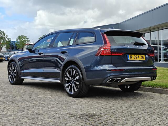 Volvo V60 CROSS COUNTRY B5 251PK AWD Pro | Trekhaak | Adapt. Cruise | Stoelventilatie | Panodak