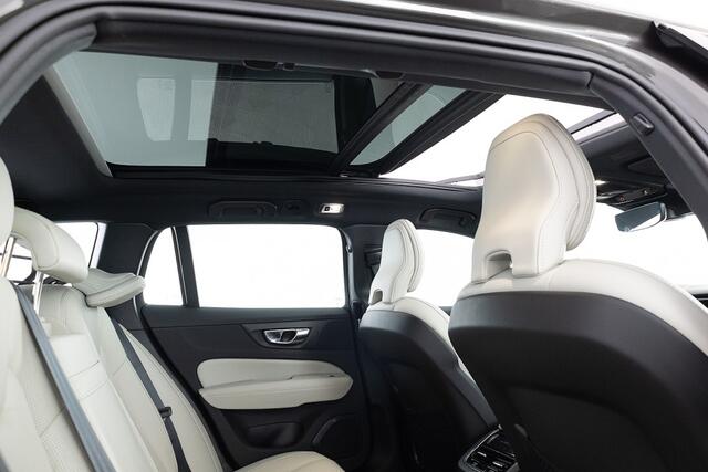 Volvo V60 CROSS COUNTRY 2.0 B5 AWD Ultimate | PANORAMADAK | LEDER .