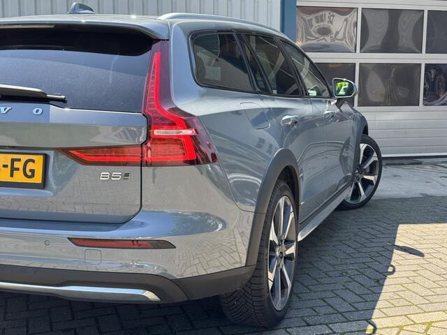 Volvo V60 CROSS COUNTRY 2.0 B5 AWD Keyless /12mnd Garantie / Leder / 20'' Harman K./ Apple / 4NW Banden / Adaptive / Str verw / Org NL