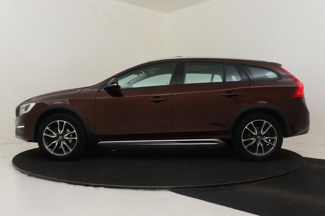 Volvo V60 CROSS COUNTRY T5 POLAR+ LUXURY -PANO.DAK|POWER-SEATS|ADAP.XENON|CAMERA|STANDKACHEL|PDC|KINDERZITJES|SENSUS-CONNECT|STOEL/STUURVERW.|TREKHAAK|18"