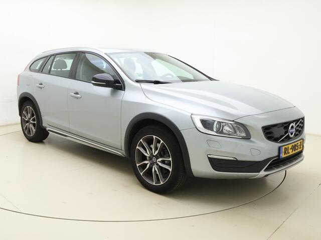 Volvo V60 CROSS COUNTRY D3 Polar+ | Sport stoelen | Trekhaak | Dealer onderhouden