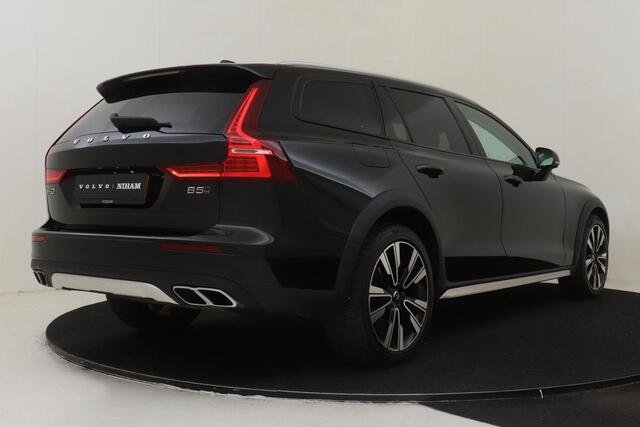 Volvo V60 CROSS COUNTRY B5 (M-HYBRID) AWD PRO -PANO.DAK|HARMAN/KARDON|GEVENT.LEDER|HEAD-UP DISP.|CAMERA|LEDERLOOK|PRIVACY.GLAS|TREKHAAK|STYLING|19"