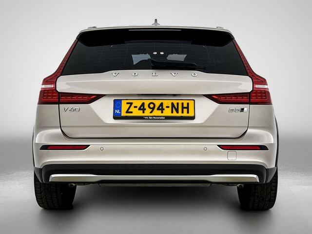 Volvo V60 CROSS COUNTRY 2.0 B5 AWD Ultimate | B&W Audio | Panorama dak | Leder |
