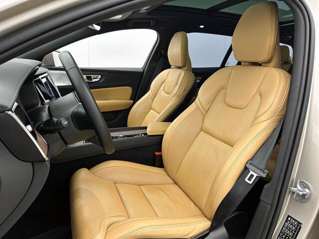 Volvo V60 CROSS COUNTRY 2.0 B5 AWD Ultimate | B&W Audio | Panorama dak | Leder |