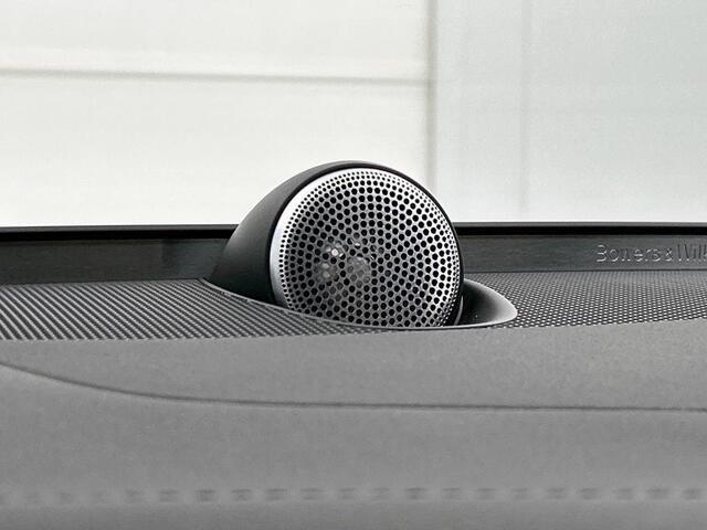 Volvo V60 CROSS COUNTRY 2.0 B5 AWD Ultimate | B&W Audio | Panorama dak | Leder |