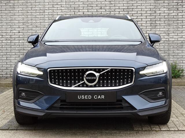 Volvo V60 CROSS COUNTRY 2.0 B5 AWD Pro | leder | 250pk |