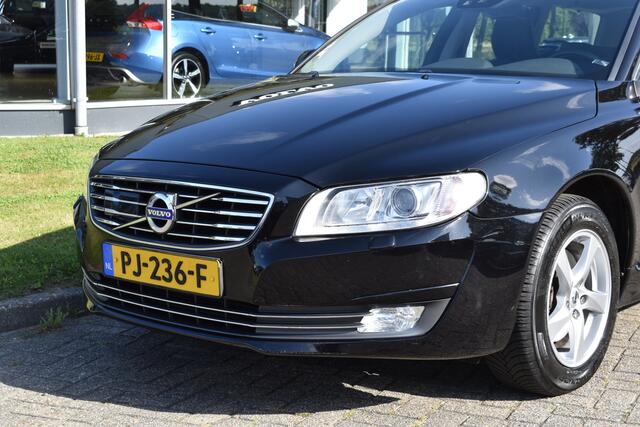Volvo V70 D3 150PK Automaat Polar ACC | Xenon | Trekhaak | Leder | Standkachel | Stoelverwarming