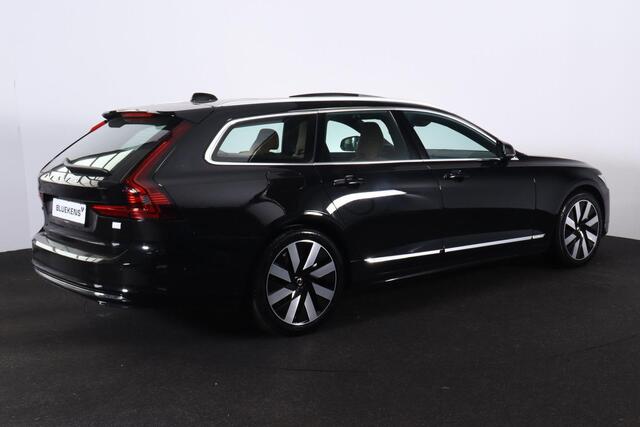 Volvo V90 T6 Recharge AWD Plus Bright - Panoramisch schuif-/kanteldak - Intellisafe Assist/Surround - Harman Kardon Audio - Parkeersensoren v/a - Parkeercamera achter - Nappalederen bekleding - Elektrisch bedienbare voorstoelen incl. geheugenfunctie - Stoelverwarmi