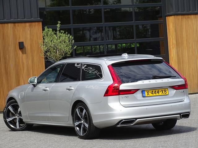Volvo V90 T8 408PK / R-design / LED
