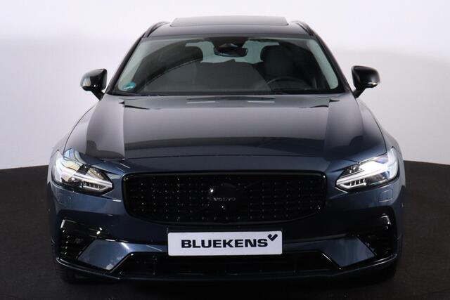 Volvo V90 T6 Recharge AWD Ultimate Dark - Luchtvering - Panorama/schuifdak - IntelliSafe Assist & Surround - 360° Camera - Harman/Kardon audio - Verwarmde voorstoelen, stuur & achterbank - Parkeersensoren voor & achter - Elektr. bedienb. voorstoelen met geheugen - 