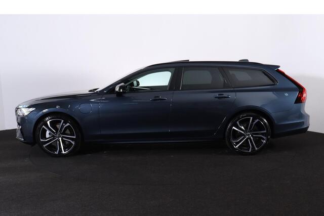 Volvo V90 T6 Recharge AWD Ultimate Dark - Luchtvering - Panorama/schuifdak - IntelliSafe Assist & Surround - 360° Camera - Harman/Kardon audio - Verwarmde voorstoelen, stuur & achterbank - Parkeersensoren voor & achter - Elektr. bedienb. voorstoelen met geheugen - 