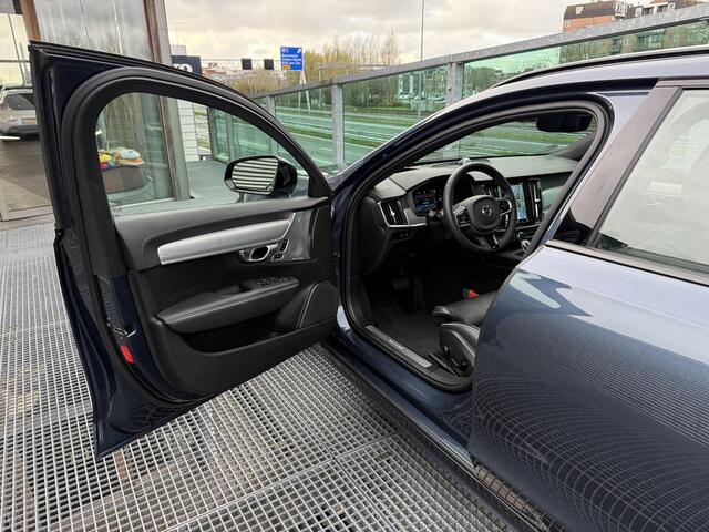 Volvo V90 2.0 T6 Recharge AWD Ultimate Bright , Automaat , Panoramadak , Semi Elek. Trekhaak , Bowers&Wilkins , Head-up Display , 360 Camera , Stoelen+Stuur Verwarmd , Carplay , Elek. verstelbare stoelen met geheugen , BLIS ,