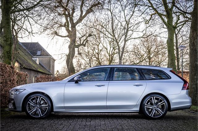 Volvo V90 B4 Ultimate Dark Panorama HUD Harman Kardon