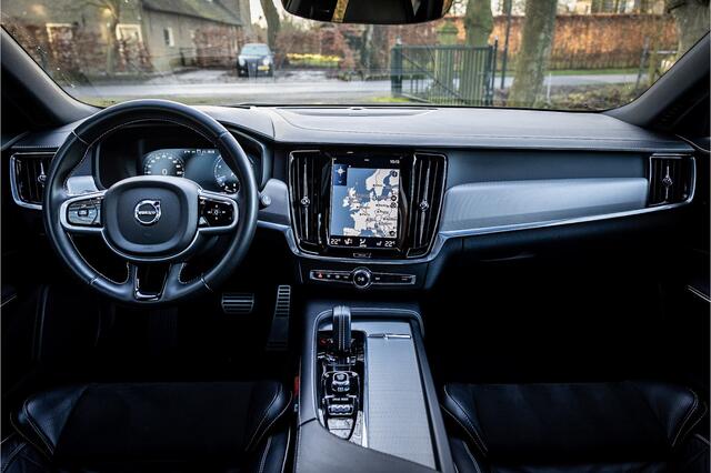 Volvo V90 B4 Ultimate Dark Panorama HUD Harman Kardon