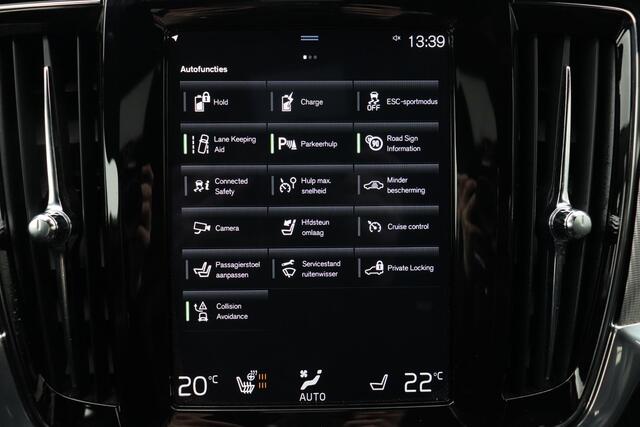 Volvo V90 T8 AWD R-Design - Luchtvering - IntelliSafe Assist - Parkeercamera achter - Verwarmde voorstoelen, stuur & achterbank - Parkeersensoren voor & achter - Elektr. bedienb. voorstoelen met geheugen - Extra getint glas - Elektr. inklapbare trekhaak - 20' LMV