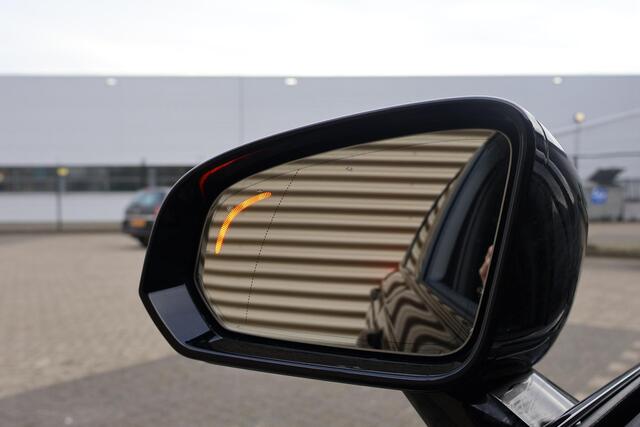 Volvo V90 2.0 T6 Plug-in hybrid AWD Ultra Dark | Gelaagd glas | Head-Up Display | Harman Kardon