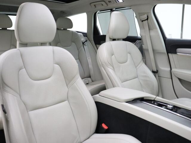 Volvo V90 Cross Country T5 251PK AWD PRO / Bowers & Wilkins / Geventileerde stoelen / Panoramadak / 360 Camera / BLIS / Apple car play /