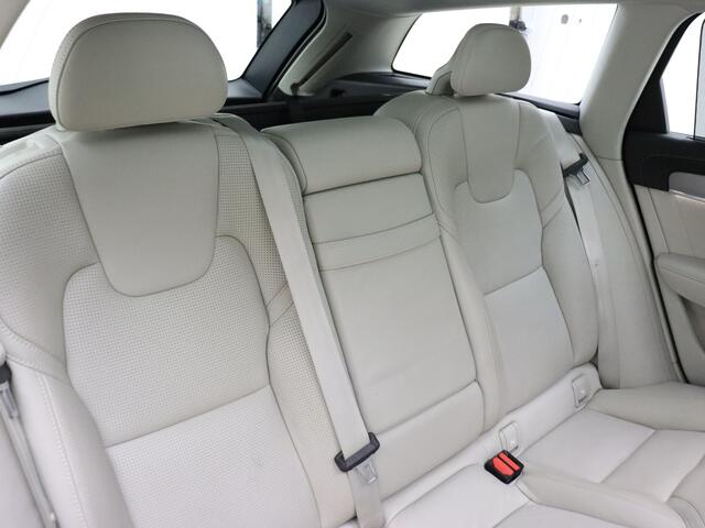 Volvo V90 Cross Country T5 251PK AWD PRO / Bowers & Wilkins / Geventileerde stoelen / Panoramadak / 360 Camera / BLIS / Apple car play /