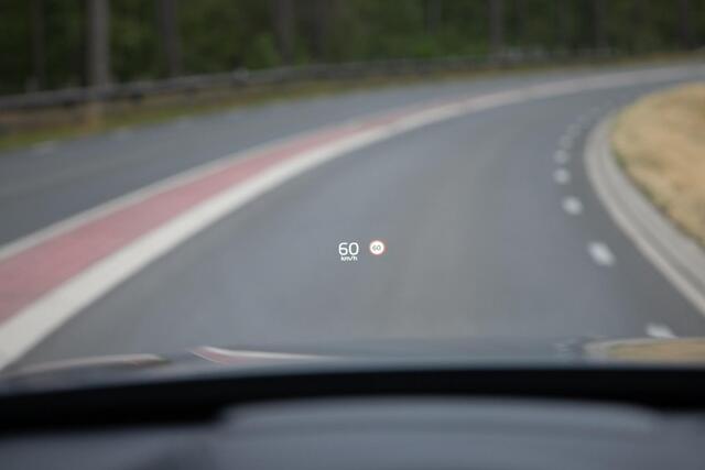 Volvo V90 T8 Plug-in hybrid Ultra Bright | Head-Up | 360° Camera | Massage+Ventilatie | Trekhaak | Panoramadak | ACC