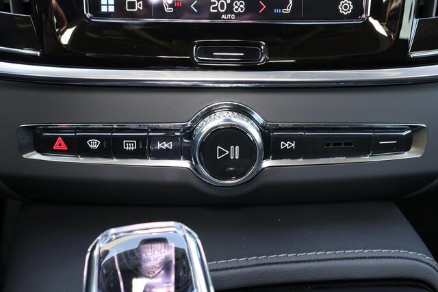 Volvo V90 T6 Plug-in hybrid AWD Ultra Bright - IntelliSafe Assist & Surround - Panoramisch schuif-/kanteldak - Head-up display - Nappaleder, voorstoelen met ventilatie en massage - Verwarmbare voorstoelen en stuur - 360º Camera - Harman Kardon premium audio - Full-