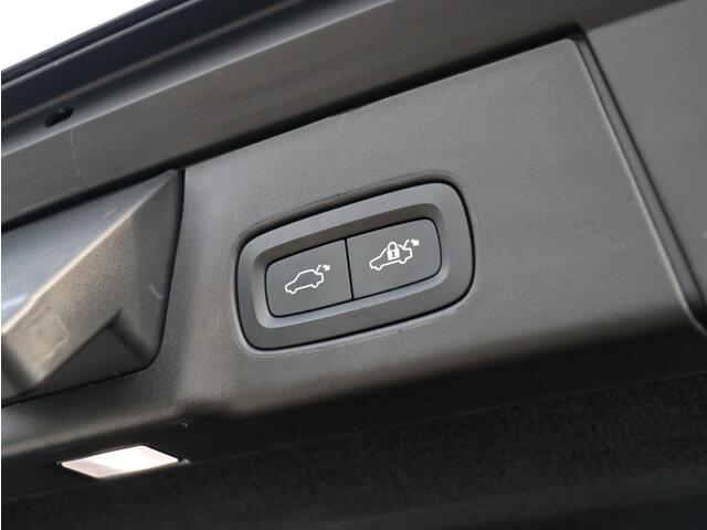 Volvo V90 2.0 T6 AWD Plus Dark I Panoramadak I Trekhaak I HarmanKardon