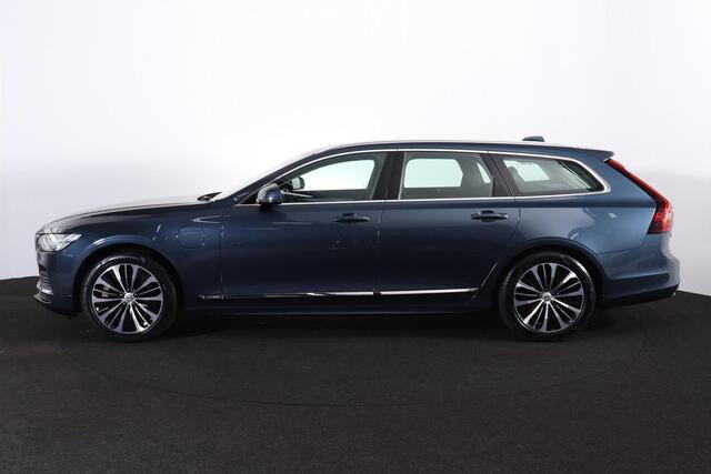 Volvo V90 T6 Recharge AWD Core Bright - LONG RANGE - IntelliSafe Assist & Surround - Adaptieve LED koplampen - Parkeercamera achter - Verwarmde voorstoelen, stuur & achterbank - Parkeersensoren voor & achter - High Performance audio - Elektr. inklapbare trekhaak - 
