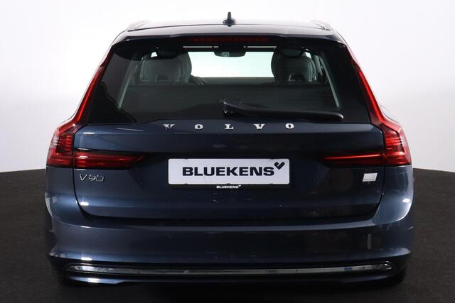 Volvo V90 T6 Recharge AWD Core Bright - LONG RANGE - IntelliSafe Assist & Surround - Adaptieve LED koplampen - Parkeercamera achter - Verwarmde voorstoelen, stuur & achterbank - Parkeersensoren voor & achter - High Performance audio - Elektr. inklapbare trekhaak - 