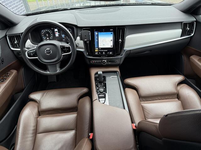 Volvo V90 2.0 B4 Business Pro | Blis | Adapieve cruise controle | Stoel + Stuur verwarming | Standkachel | Keyless |