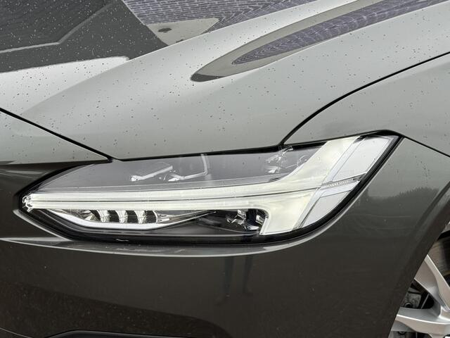 Volvo V90 2.0 B4 Business Pro | Blis | Adapieve cruise controle | Stoel + Stuur verwarming | Standkachel | Keyless |