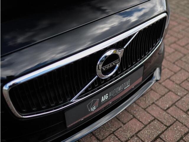 Volvo V90 2.0 T5 Momentum | Keyless | Trekhaak | Pilot Assist | Stuurverw. | Achterbank Verwarmd