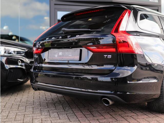 Volvo V90 2.0 T5 Momentum | Keyless | Trekhaak | Pilot Assist | Stuurverw. | Achterbank Verwarmd