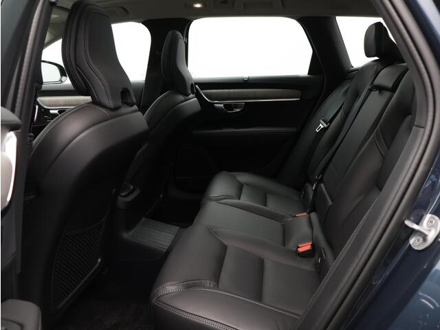 Volvo V90 T6 Plug-in hybrid 350PK AWD Ultimate Dark Volvo V90 2.0 T6 Recharge AWD Ultimate Dark / 360 graden camera / Volvo Alarm / Massagefunctie