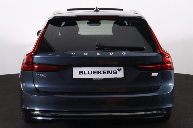 Volvo V90 T6 Recharge AWD Core Bright - LONG RANGE - Panorama/schuifdak - IntelliSafe Assist & Surround - Harman/Kardon audio - Adaptieve LED koplampen - Parkeercamera achter - Verwarmde voorstoelen, stuur & achterbank - Parkeersensoren voor & achter - Elektr. bedi