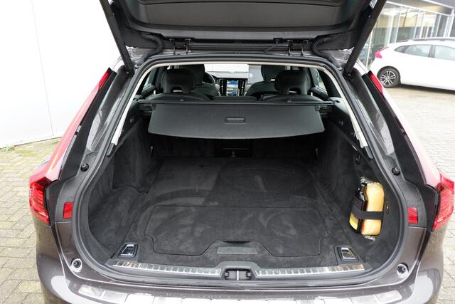 Volvo V90 T6 Automaat Hybride Ultimate Bright, |360 Graden Camera| Luchtvering|Voorstoelen Met Massagefunctie|Bowers & Wilkins Audio|Panorama Dak| Keyless Entry| Parkeersensoren|Verwarmbare Voorstoelen| Electronic Climate Control| Adaptieve Cruise Control| Dodehoek