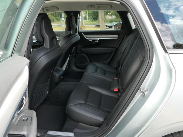 Volvo V90 T5 AUT Momentum Leer / Stuur verwarming / Parkeer camera / Pilot assist