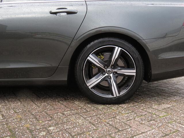 Volvo V90 2.0 T4 Automaat Momentum Airco ACC Cr-Control CarPlay Panoramadak